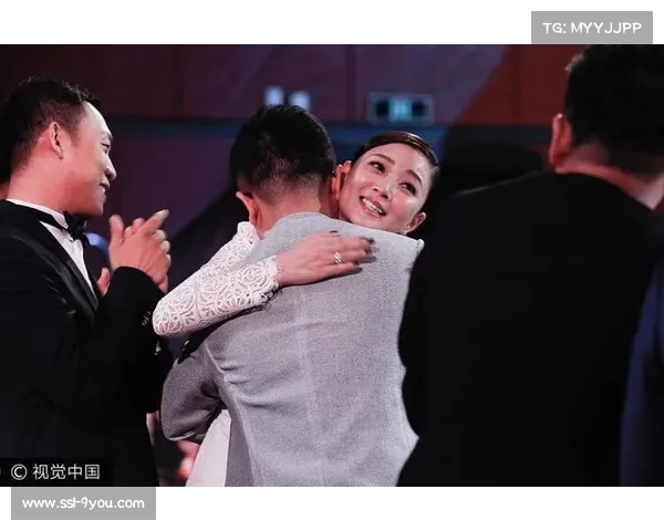 U12小将徐玥洲反手制胜分引全场欢呼,父母看台激动落泪